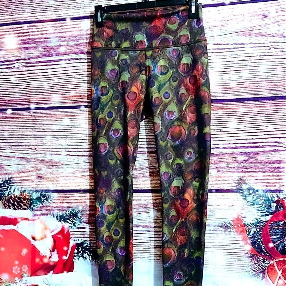 FABLETICS PEACOCK FEATHER PATTERN PINK LINED WORKOUT PANTS LADIES XS